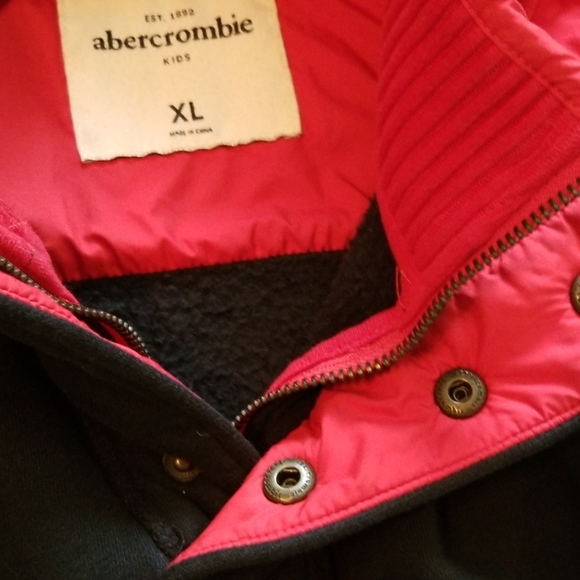 Boy's Abercrombie Kids Navy & Red Hoodie XL - Picture 5 of 7